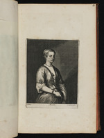 Porträt einer jungen Frau mit Echse